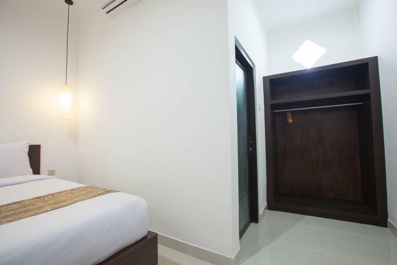 Yankee Fara 14 Hotell Seminyak Exteriör bild